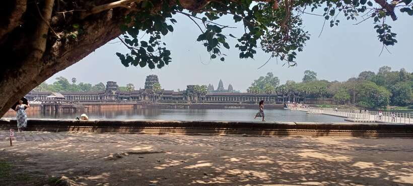 1-Day private Angkor Temple Tour from Siem Reap - Angkor Wat: bas-reliefs, central chambers, and photo timing