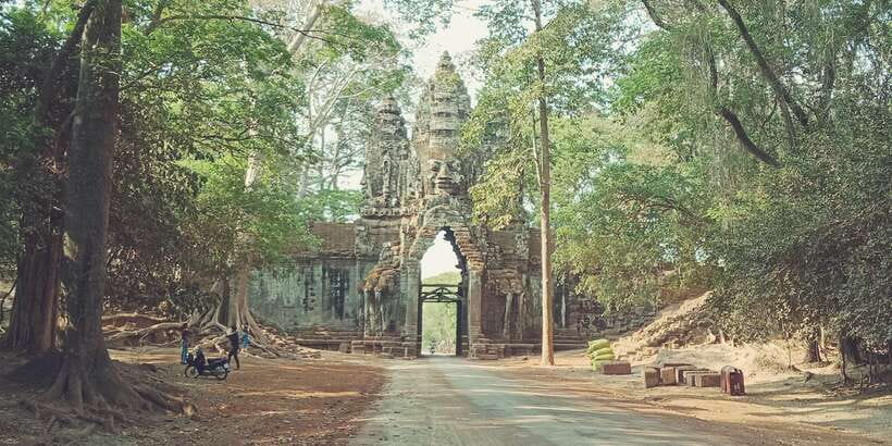 1-Day private Angkor Temple Tour from Siem Reap - A secret stop plus another quick hidden-area photo break