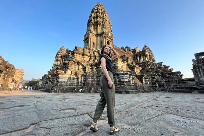 2-Day Angkor Wat Tour with Banteay Srei and Floating Village - Banteay Srei: small footprint, big craft