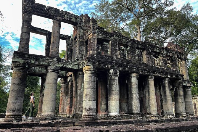2-Day Angkor Wat Tour with Banteay Srei and Floating Village - Kampong Phluk and Tonle Sap: the floating village boat ride, plus real-world season changes
