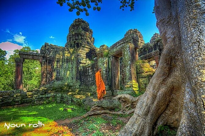 2-Day Angkor Wat With Small, Big Circuit and Banteay Srei Tour - Day 1: Small Circuit temples, Angkor Thom highlights, and Phnom Bakheng sunset