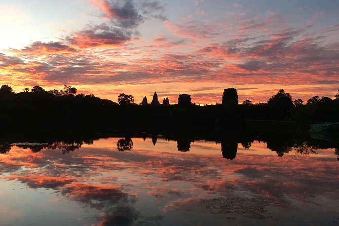 2 Days Discover Angkor Wat Complex and Cambodia's Villages Tours - Practical Comfort Tips for Temple Days