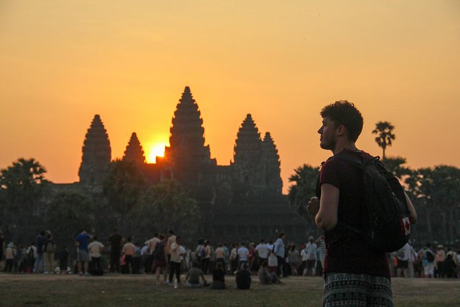 3-Days Discovery Of Angkor: Waterfalls,Floating Village and Banteay Srei temple - Angkor Wat sunrise and sunset: the real heart of the trip