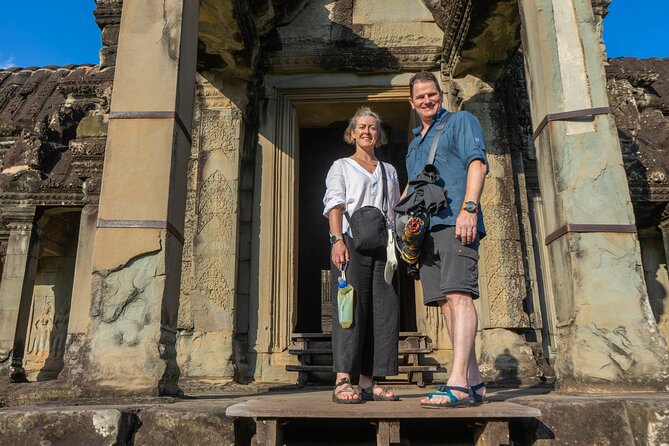 Angkor Adventure Vespa Tour / Tuk Tuk or Car - Srah Srang lunch: a real break before the last Angkor round
