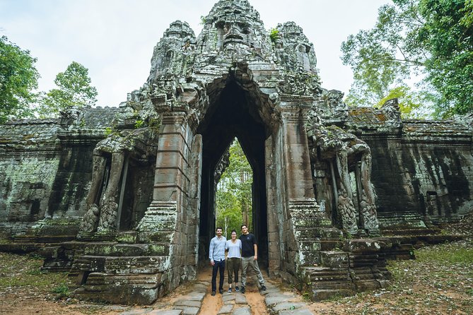 Angkor Jeep Tour Discovery - Inclusive Lunch - Srah Srang lunch: the calm break you’ll thank yourself for