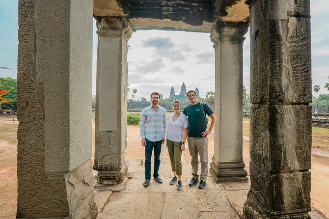 Angkor Jeep Tour Discovery - Inclusive Lunch - Angkor Wat finish: guided symbolism and a longer visit