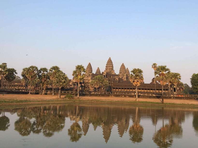 Angkor Temples Highlights Tour: 2 Days with Sunrise - Angkor Thom and Bayon: Smiling Faces and Major Walking