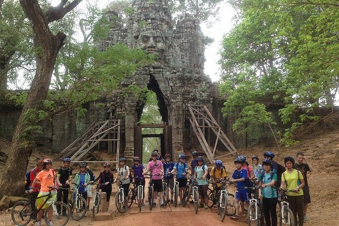 Angkor Wat & Bayon: the Smiling Temple - Meeting point, start time, and how the morning runs