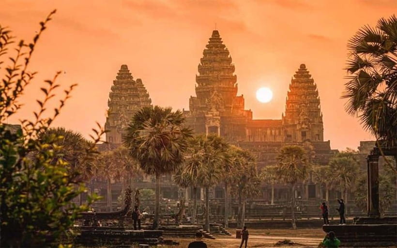 Angkor Wat: Full-Day Guided Sunset Tour - Hotel pickup to first temples: getting your bearings fast