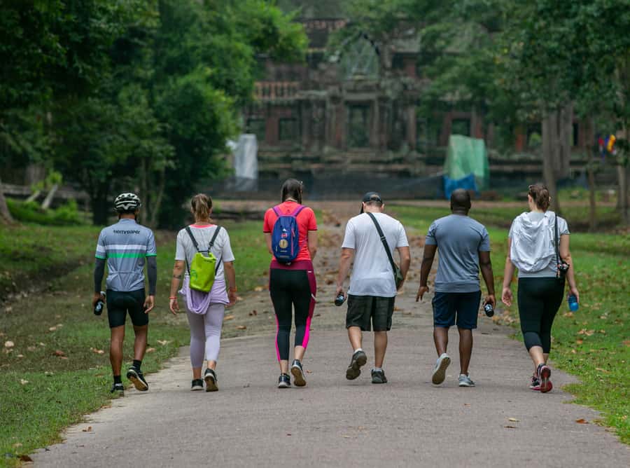Angkor Wat: Guided Sunrise Bike Tour w/ Breakfast and Lunch - Srah Srang Breakfast: Rest Stop With Real Meaning