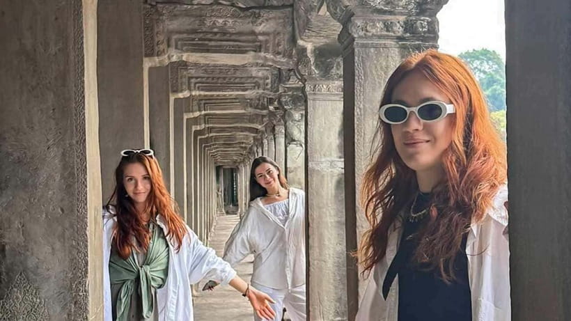 Angkor Wat: Highlights and Sunrise Guided Tour - Angkor Wat at First Light: Galleries and Bas-Reliefs