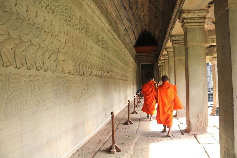 Angkor Wat: Highlights and Sunrise Guided Tour - Srah Srang Breakfast Break: Reset Before More Temples