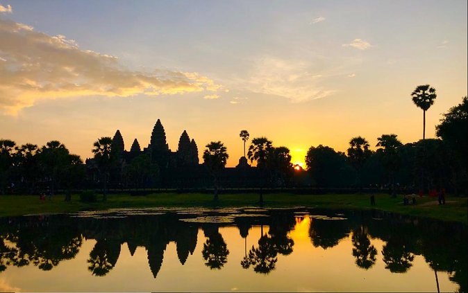 Angkor Wat Highlights and Sunrise Guided Tour from Siem Reap - Angkor Thom south gate: the big-picture finale before you head back