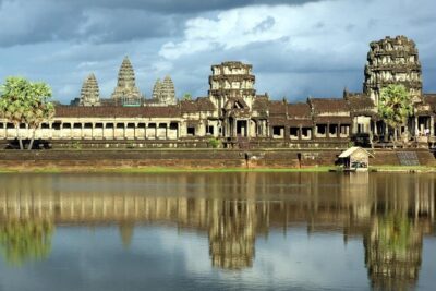 Angkor Wat plus Balloon Ride with Khmer Lunch - Walking the Angkor Wat complex: what’s worth your time