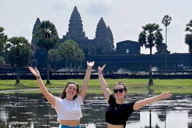 Angkor Wat Sunrise & 3 Main Temples with Breakfast – Small Group - Stop 3: Bayon Temple and the faces of Lokeśvara