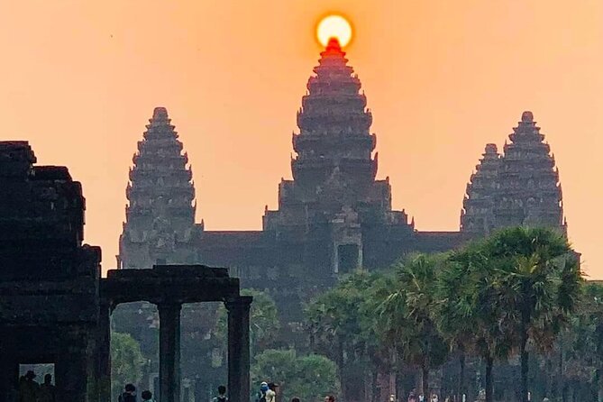 Angkor Wat Sunrise & All Highlight Angkor Temple Private Day Tour - South Gate to Bayon: the Angkor Thom shift