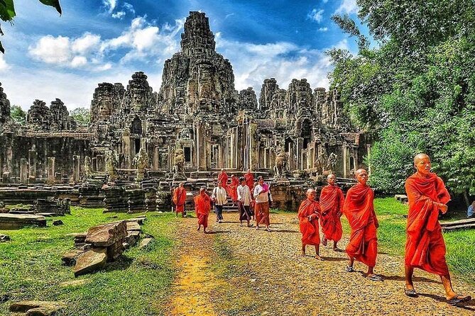 Angkor Wat Sunrise: Exclusive Private Tour! - The real value: having Sayon connect the dots