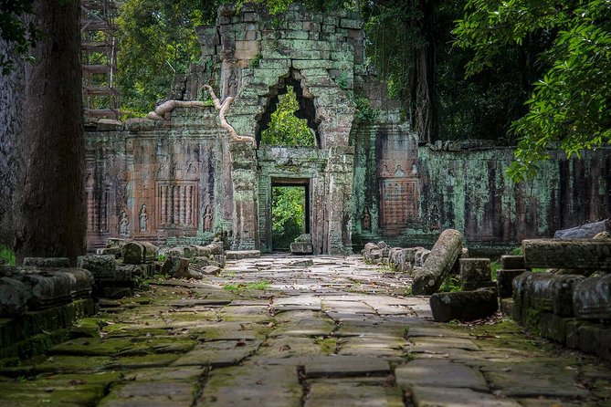 Angkor Wat Sunrise Private Experience with Guide from Siem Reap - Bayon Temple in Angkor Thom: faces, symmetry, and a clearer story