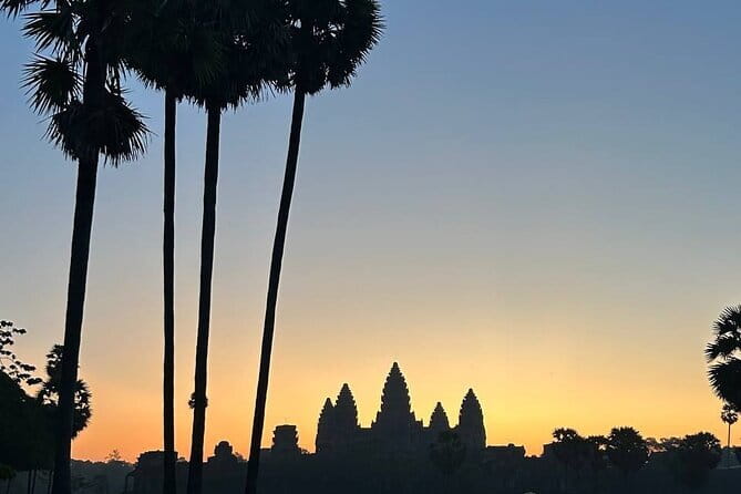 Angkor Wat Sunrise Small-Group 1-Day Tour from Siem Reap - Tickets and dress code: the stuff that saves your morning