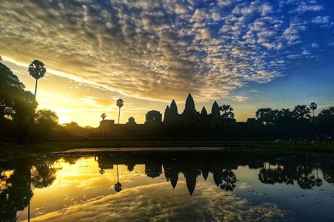 Angkor Wat Sunrise tour with Small - Group and Guide tours - Ta Keo: the unfinished temple that looks different for a reason