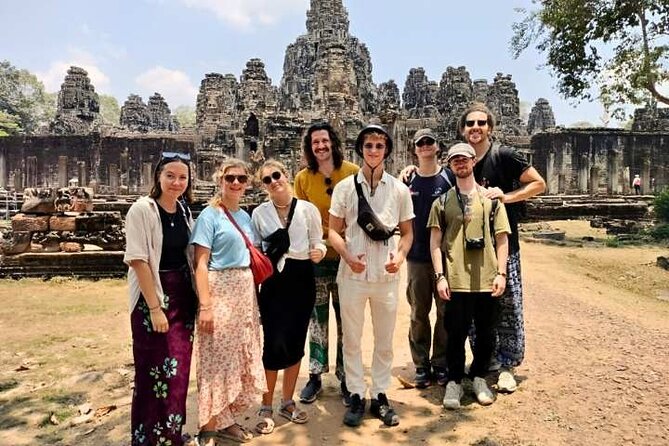 Angkor Wat Sunset Small Group Tour with Lunch Included - Lunch at Srah Srang (Royal Bath): A Calm Reset Between Temples