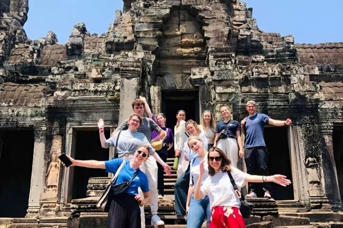 Angkor Wat Sunset Small Group Tour with Lunch Included - Angkor Thom South Gate and the Terrace Stop: Quick Hits, Not Long Wanderers