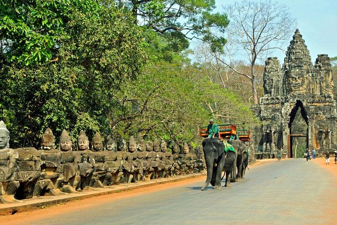 Angkor Wat Sunset Tour - Angkor Thom and Bayon: The Royal City Vibe