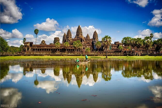 Angkor Wat Tour Deutsch | Private Führung - Stop 3: Ta Prohm and the power of nature in ruins