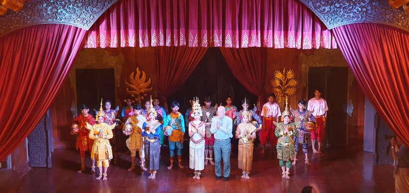 Apsara Theater Performance include dinner & Hotel pick up - The show itself: classical and folk Apsara in five sets