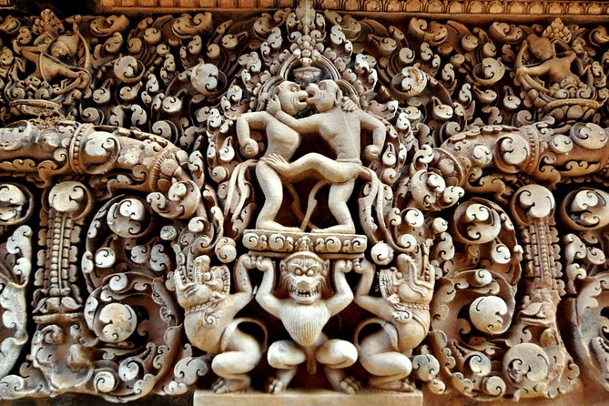Banteay Srei and Big Tour from Siem Reap Small-Group - Stop 2: Banteay Srei and the joy of pink sandstone detail