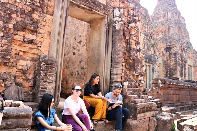 Banteay Srei and Grand Circuit Heritage Tour from Siem Reap - Neak Pean: The Island Temple Break Between Bigger Names