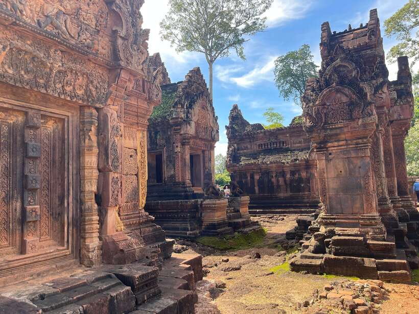 Banteay Srei, Kulen Waterfall & Beng Mealea Exploration - Peng Chruonh cliff viewpoint: quick walk, wide views