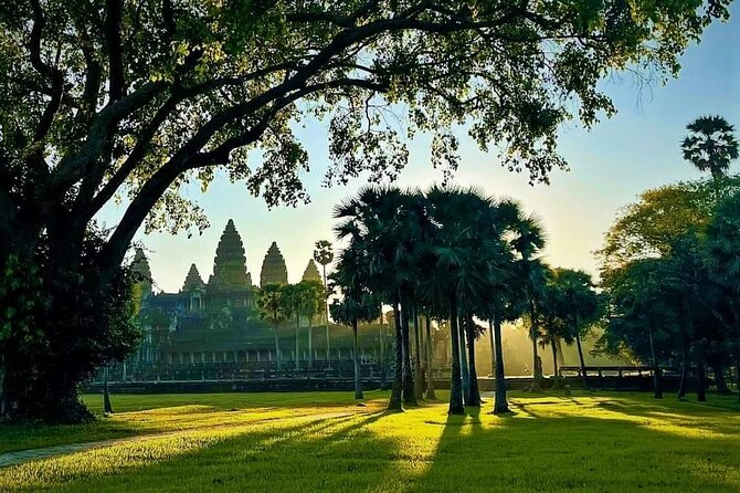 Cambodia Highlight 6 Days Tour from Siem Reap to Phnom Penh - Day 4: Kampong Kdei Bridge, Stone Carving Road, and Skun’s Spider Sanctuary