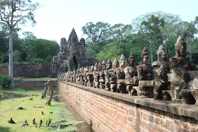 Classic Angkor Wat Sunrise or Sunset Private and Small GroupTour - Phnom Bakheng Sunset Viewpoint: Where the Day Peaks