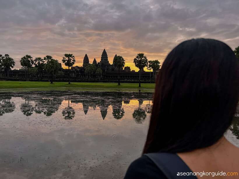 From Siem Reap: Angkor Wat Sunrise and Temples E-Bike Tour - E-bikes across Angkor Park: fast access without the full workout