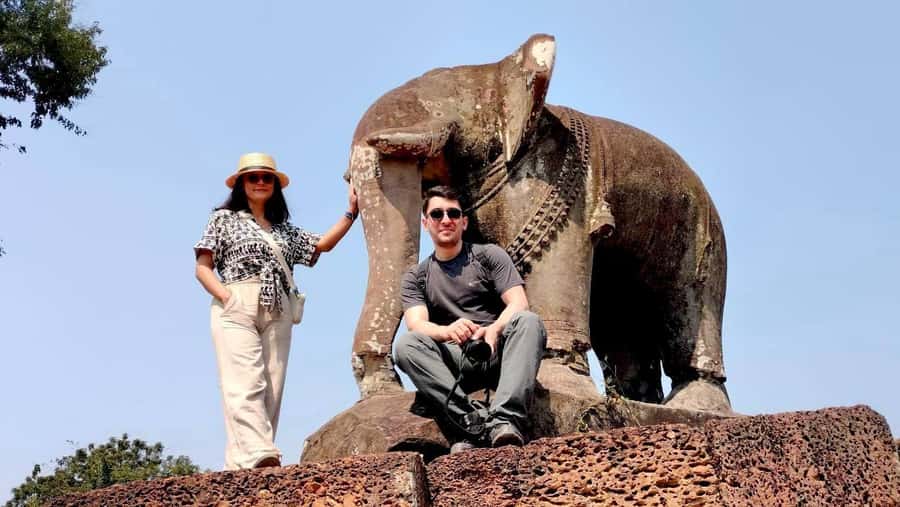 From Siem Reap: Banteay Srei Temple & Grand 5 Temple Tour - Lunch break: plan for food, not included meals