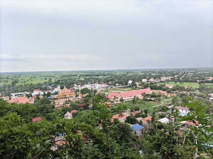 From Siem Reap: Battambang Day Trip Return or to Phnom Penh - Killing Caves: A Respectful Walk Down Into History