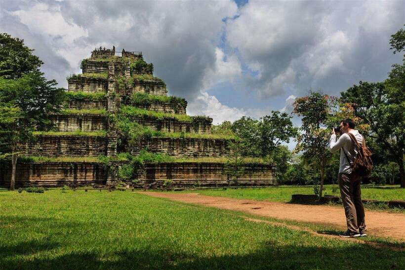 From Siem Reap: Koh Ker and Beng Mealea Temples Tour - Temple wandering at your pace: what the guide should do well