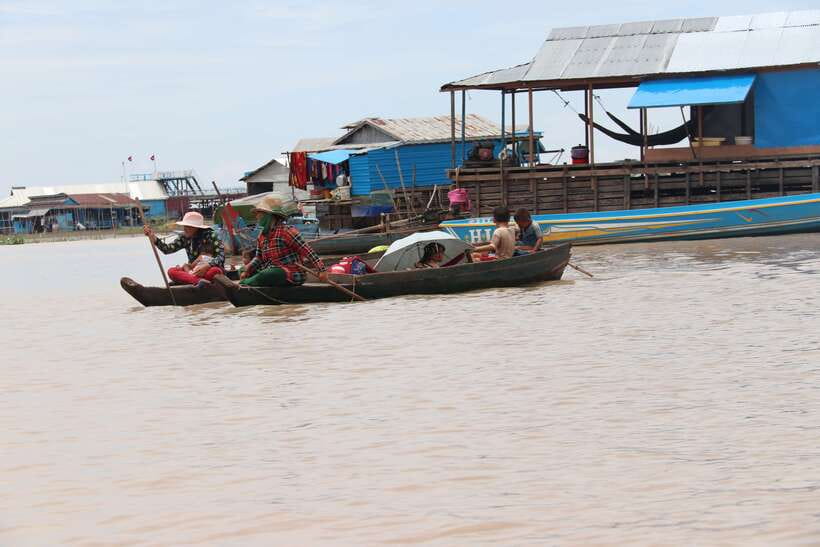 From Siem Reap: Tonle Sap Floating Villages Tour - The lotus stop: photos are nice, but it’s the practical story that sticks