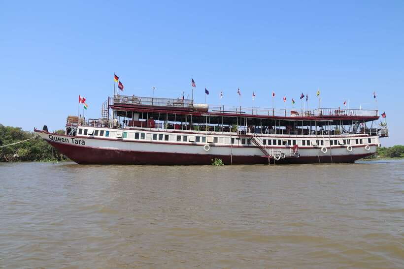From Siem Reap: Tonle Sap Floating Villages Tour - Queen Tara lunch in the middle of it all