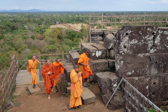 Full-Day Preah Vihear, Koh Ker and Beng Mealea Private Tour - Koh Ker and Chok Gargyar: the pyramid and linga temples that feel different