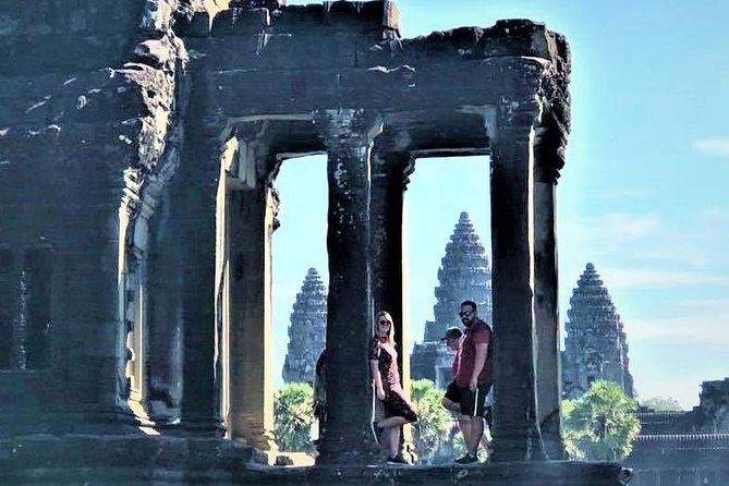 Full-Day Temples of Angkor Small Group Tour - Angkor Thom’s South Gate and Bayon: 108 guardians to Khmer victory scenes