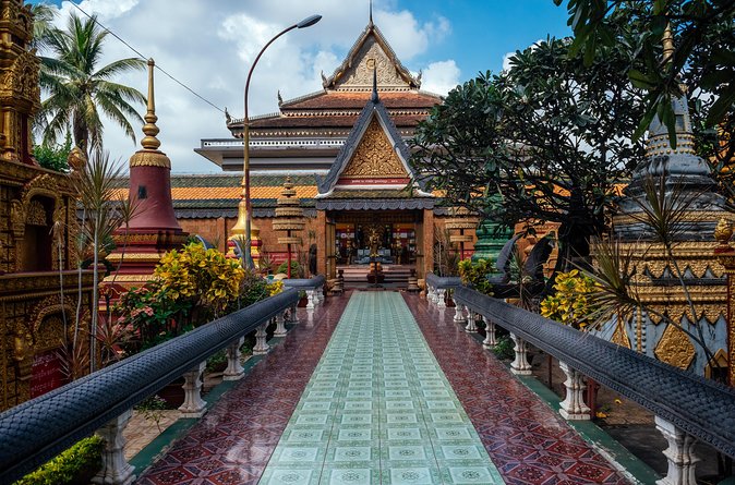 Highlights & Hidden Gems With Locals: Best of Siem Reap Private Tour - Meeting at Pokambor Avenue: Simple Start, No Hotel Pickup