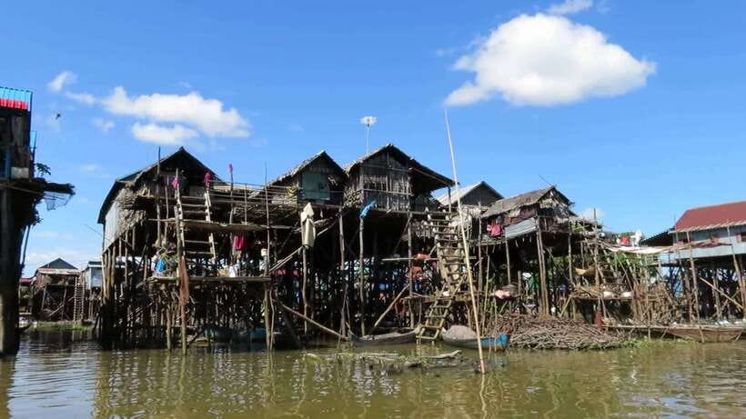 Kompong Phluk Floating Village Tour from Siem Reap - The pagoda temple and what to notice while you walk