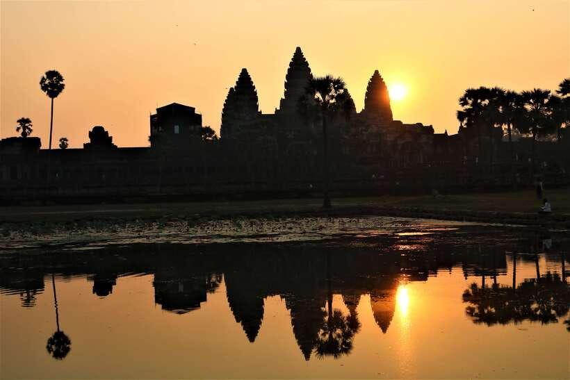 Siem Reap: 2-Day Temple Highlights Sunrise and Sunset Option - Day 1: Pre Rup, Banteay Srei, Neak Pean, and Preah Khan