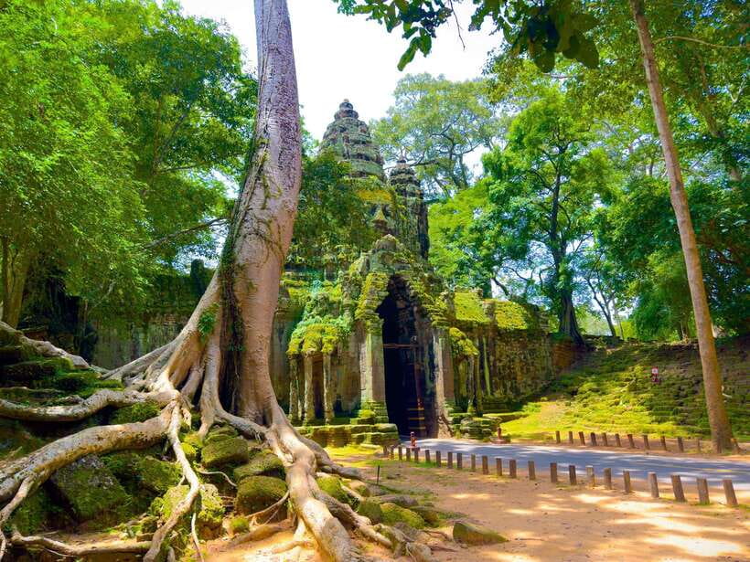 Siem Reap: 2-Days Angkor Wat with Sunrise Small-Group Tour - Day 1: Banteay Srei, Neak Pean, and Preah Khan in the Grand Circuit spirit