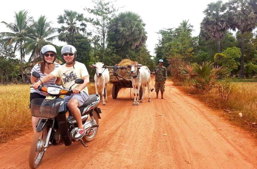 Siem Reap: 3-Hour Ancient Trails Motorbike Tour - Off-road reality check: dust, heat, and uneven ground