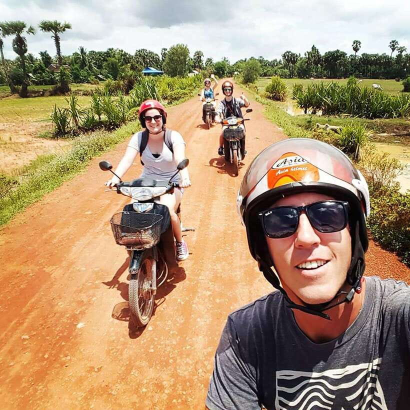 Siem Reap: 6-Hour Easy Rider Motorbike Tour - How the day starts in Siem Reap: pickup, Jeep transfer, safety briefing