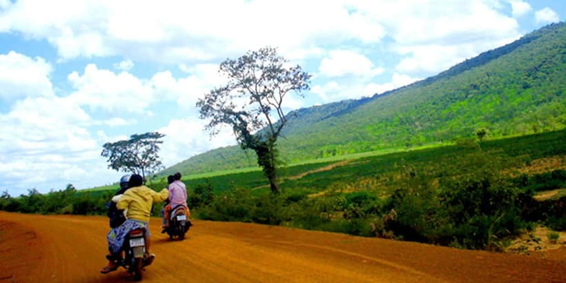 Siem Reap: 6-Hour Easy Rider Motorbike Tour - Red dirt roads, rice fields, and the old Angkor bridge