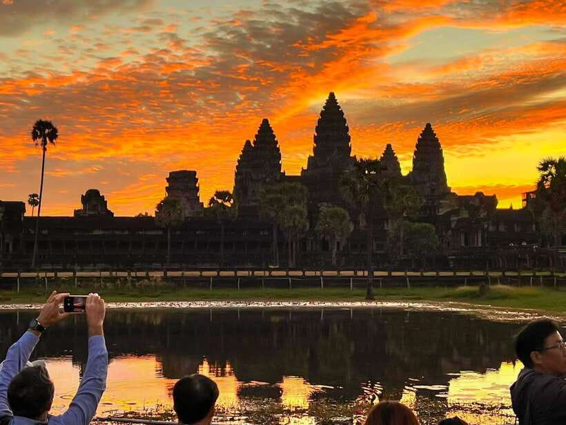Siem Reap: Angkor Wat 2-Day Tour with Sunrise and Sunset - Day 1 (4:30am–1:00pm): Angkor Wat Sunrise, Ta Prohm, Bayon, and Ta Keo